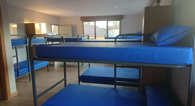 Albergue El Camino de Santovenia, Book Hostel Hostels in Castile and Leon, Hostel