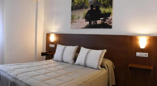 Hostal Restaurante El Cruce, Забронировать Отель Ардалес Caminito del Rey, рядом с Embalses Guadalhorce-Guadalteba