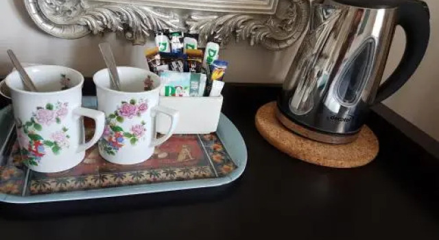 Chimneys Bed  Breakfast, Забронировать Отель Отели Англии с завтраком, Завтраки