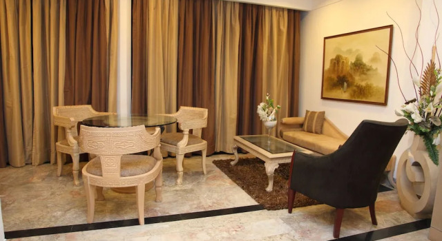 Люкс c 1 комнатой с балконом Hotel Diplomat