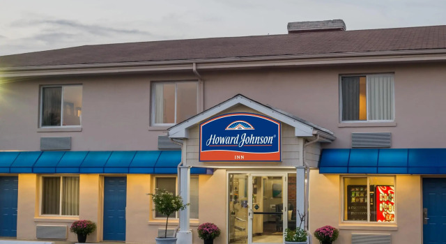 Standard Zimmer Howard Johnson by Wyndham Springfield
