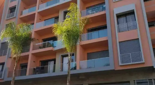 Apartment Modern, 2chambres,2terrasse,iptv,parking, Забронировать Апартаменты/квартира Отели Марракеш-Тенсифт-Эль-Хауз с парковкой, Парковка