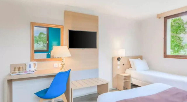 Трёхместный номер Standard Comfort Hotel Pithiviers
