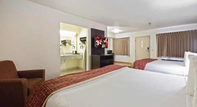 Четырёхместный люкс Red Roof Inn Oklahoma Airport I 40 W Fairgrounds