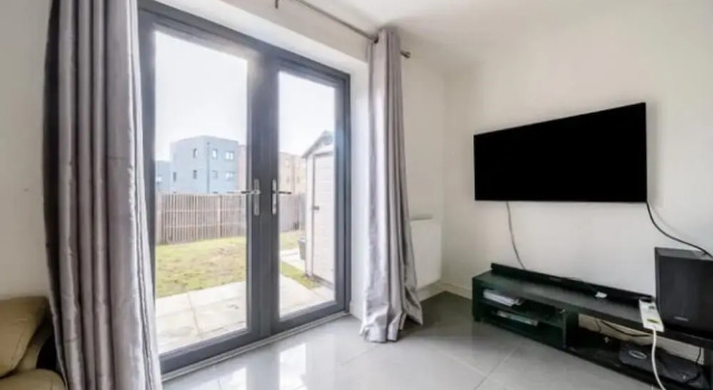 Lakeview House - Sleeps 6, Garden & Free Parking, Prenota Hotel Ebbsfleet Valley Inghilterra