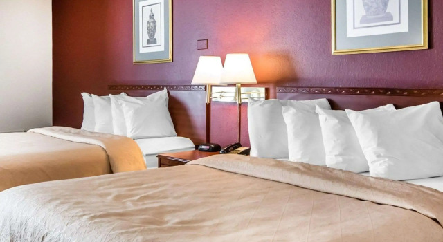 Quality Inn & Suites, Buchen Sie Hotel Elizabethtown Kentucky