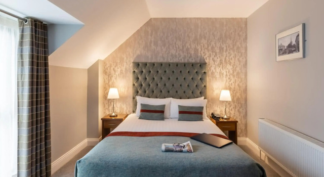 Raheen Woods Hotel, Prenota Hotel Athenry 