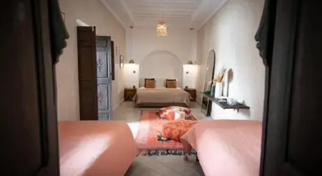 Riad Babouchta & Spa, Забронировать Курортный отель Отели Марракеш-Тенсифт-Эль-Хауз с парковкой, Парковка