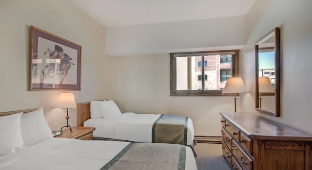 2br  Sleeps 5 - Perfect For Families, At Base Of Peak 5 2 Bedroom Condo by RedAwning