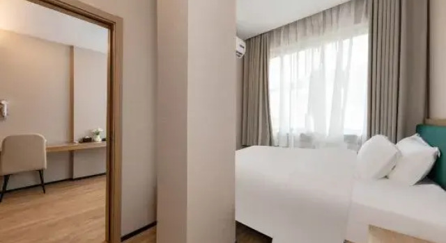 Люкс Superior Yuanyueli Hotel (Dongguan International Trade Qifeng Park Metro Station Branch)
