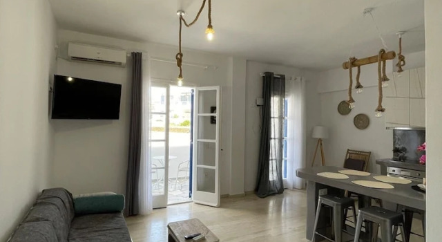 Zen Beach House in Tinos 2, Забронировать Апартаменты/квартира Тинос Тинос, рядом с Церковь Кехровуни