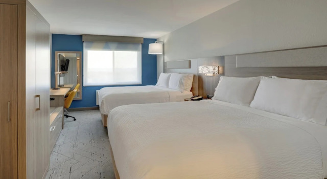 Номер Standard с балконом Holiday Inn Express Hotel & Suites Branson 76 Central by IHG