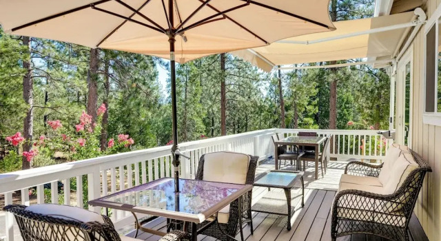 Коттедж Groveland Vacation Rental w/ Private Deck & Grill!