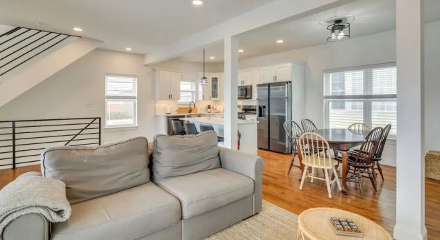 The Kraken Wildwood Townhome: 1/2 Mi to Beach!, Buchen Sie Ferienwohnung Hotels in Wildwoods Beach mit Parkplatz, Parkplätze