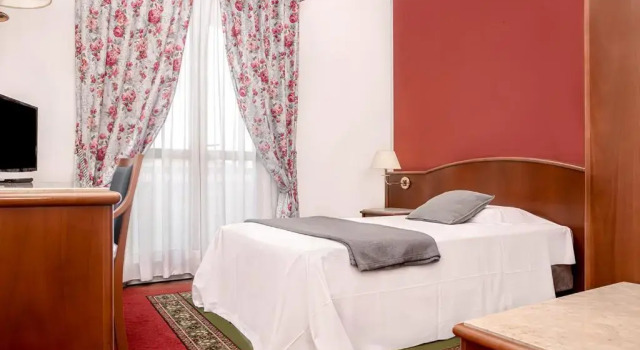 Одноместный номер Standard Hotel Poli