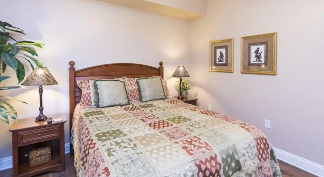 Treasure Island 1004, Book Hotel Hoteller i Lower Grand Lagoon med parkering, Parkering