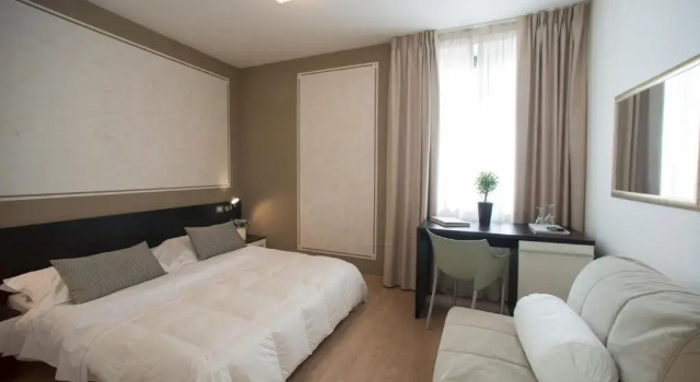 Трёхместный номер Standard Berghotel