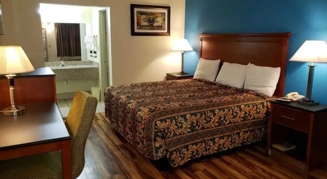 Rest Inn & Suites, Varaa Hotelli Tulsa Oklahoma, lähellä Benton Park