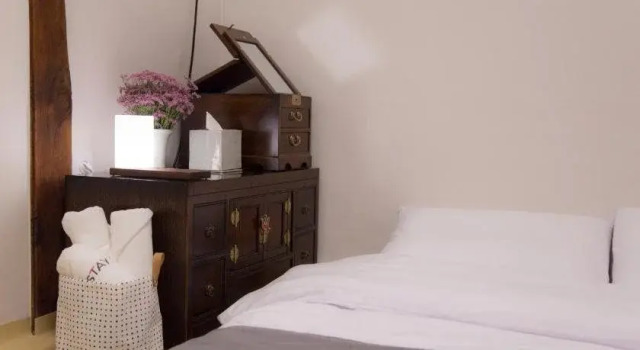 Stay 256 Hanok Guesthouse, Забронировать Отель Отели Сеула с парковкой, рядом с Католический собор Святого Михаила, Парковка