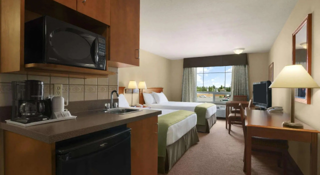 Четырёхместный номер Standard Super 8 by Wyndham Fort St. John BC