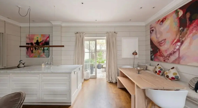3-bed Home w Private Parking Fairytale Garden