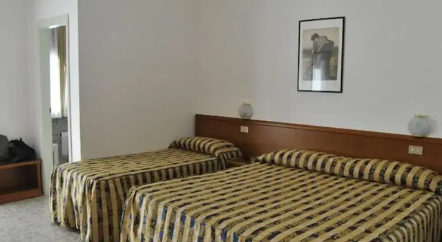 Трёхместный номер Standard с балконом HOTEL SANTOROTTO di FABIO TERROSI