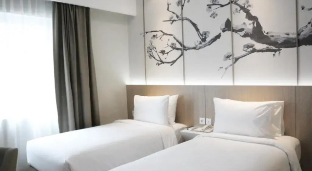 Superior Twin room Hotel Santika Mega City Bekasi