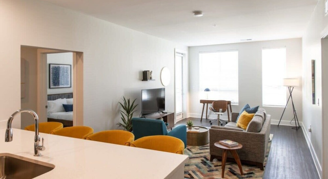 Апартаменты Deluxe с 2 комнатами CozySuites Artistry Cincinnati