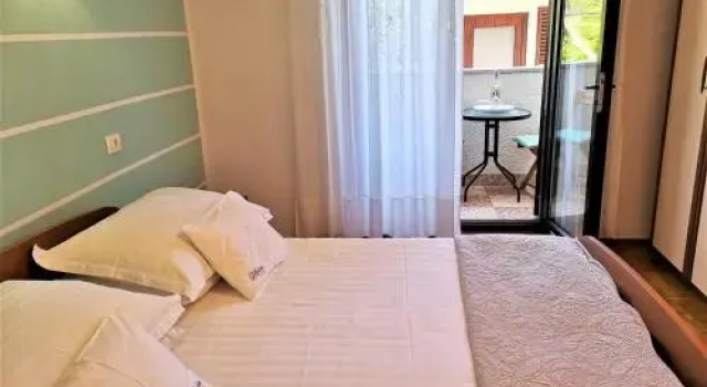 Villa B&B Marina & Parking Free, Забронировать Отель Ровинь Rovinj Riviera, рядом с Частный пляж «Villas Rubin Resort»