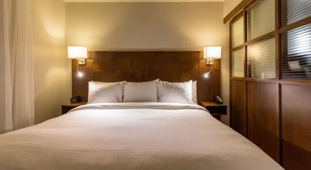 Люкс Hôtel & Suites Normandin Québec