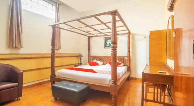 Двухместный люкс RedDoorz at Hotel Lodaya Bandung