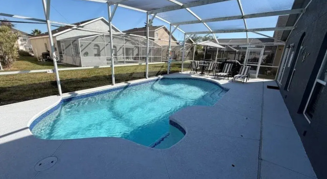 Коттедж Beach Bums Villa 3 Bedroom Home