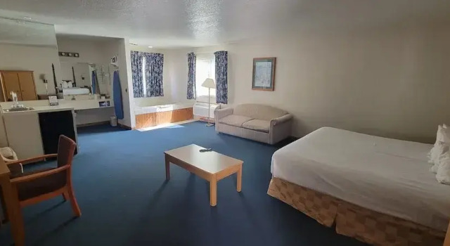 Двухместный номер Deluxe Thunderbird Inn of Mackinaw City