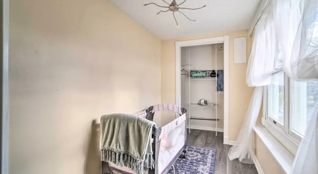 Historic Family Home 2 Mi to Lake Erie & Zoo!, Buchen Sie Ferienwohnung Erie 