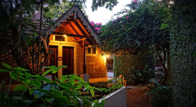 Коттедж Standard Hotel Ambadi