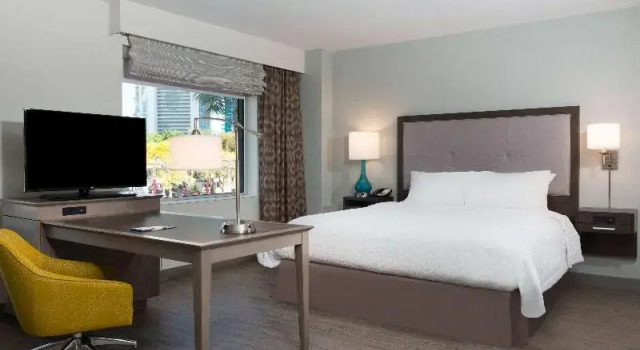 Двухместная студия с видом на залив Hampton Inn & Suites Miami Wynwood Design District, FL