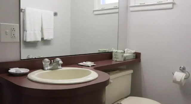 Номер Deluxe Admiral Motel