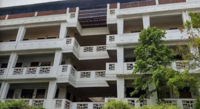 Neww College House