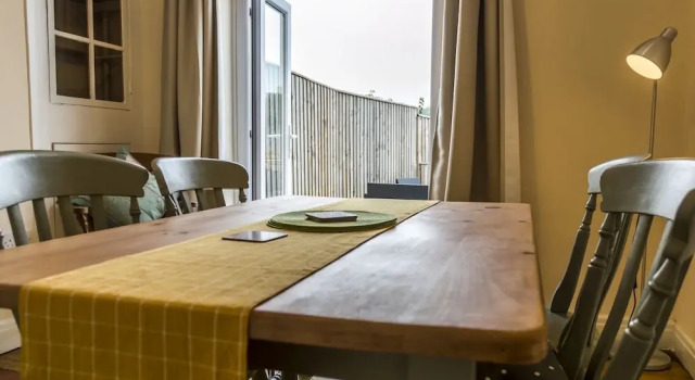 Braeside - 3 Bedroom Holiday Home, Забронировать Дом для отпуска Отели Тенби с парковкой, рядом с Paragon Beach, Парковка
