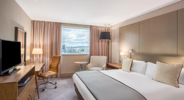 Двухместный клубный номер Standard Crowne Plaza Glasgow by IHG