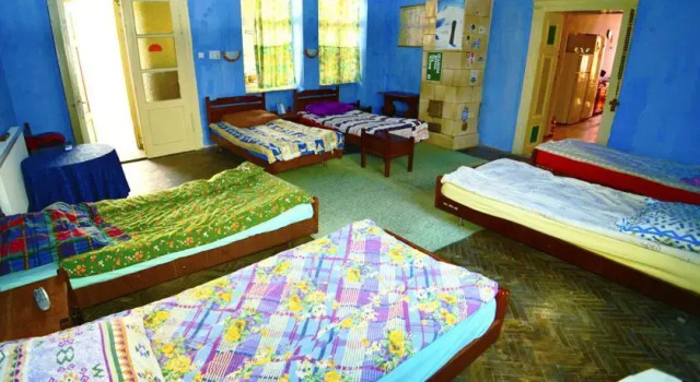 Undeva Ceva Hostel, Varaa Hostelli Deva 