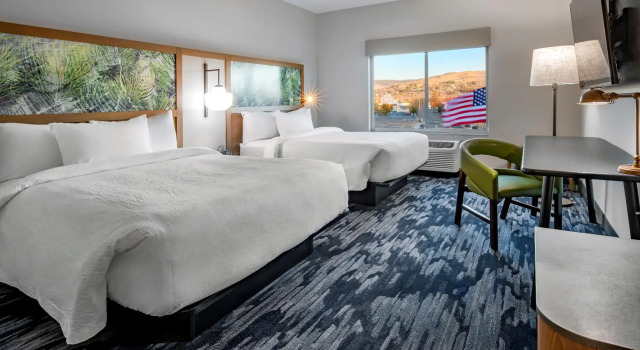 Четырёхместный номер Standard с видом на озеро Fairfield Inn & Suites by Marriott Klamath Falls