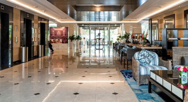Luton Vacation Anantara South Residence, Забронировать Апартаменты/квартира Отели Пальмы Джумейра с бассейном, Бассейн