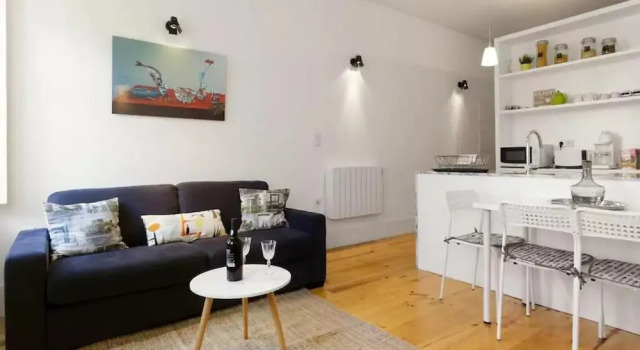 Апартаменты Charming Apartments in Historic Centre - Inside Porto Apartments "Flores"