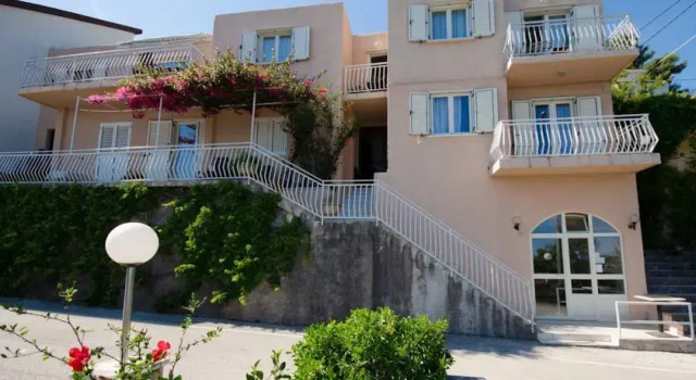 Apartments Bećir, Забронировать Апартаменты/квартира Отели Молунат с парковкой, Парковка