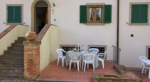 Exquisite Farmhouse in Poppi, Tuscany with Swimming Pool, Book Hotel Hotels in Poppi with Parking, Parking