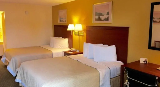 Четырёхместный номер Standard Alamo Inn