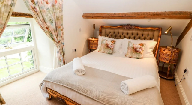 The Little Coach House, Buchen Sie Ferienhaus Dolbenmaen Gwynedd