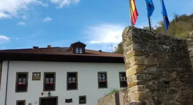 Hotel Rural Palacio de Galceran, Book Hotel Hotels in Asturias with Parking, Parking