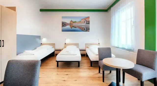 Трёхместный номер Standard Hotel B1 & Hotel B1 Tourist